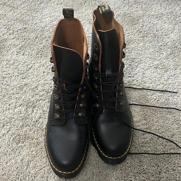 Dr. Marten Leona Boots - Picture 1 of 4